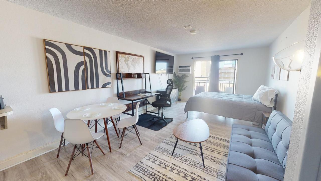 Holiday home Upscale And Modern Ocean View Queen Suite!- Sea Mist 50707