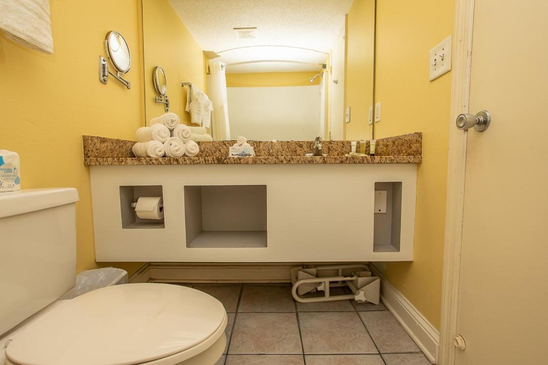 Recently Updated Oceanfront Studio- Sea Mist 20306 Holiday home
