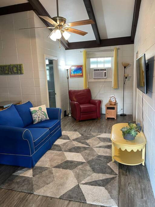 Apartment Mint Mermaid/walk 2 Beach/pets Ok/golf Cart Option Myrtle Beach