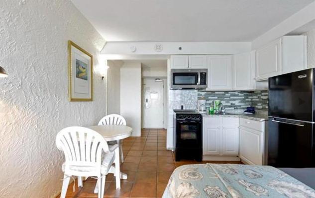 Holiday home Ground Floor Direct Oceanfront Double Queen Suite! Perfect For 4 Guests! Sea Mist 20106 Myrtle Beach