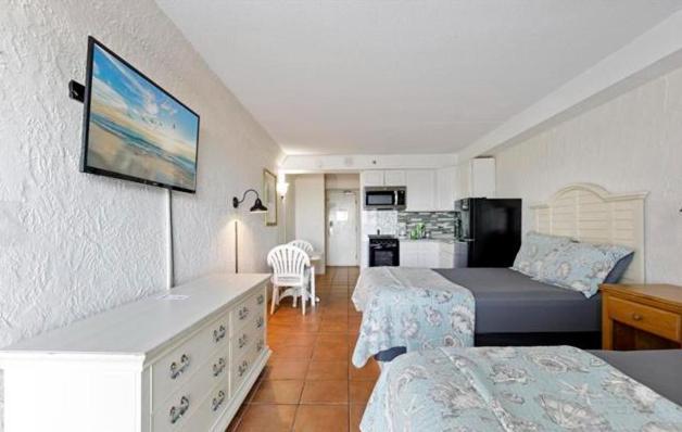 Ground Floor Direct Oceanfront Double Queen Suite! Perfect For 4 Guests! Sea Mist 20106 Myrtle Beach