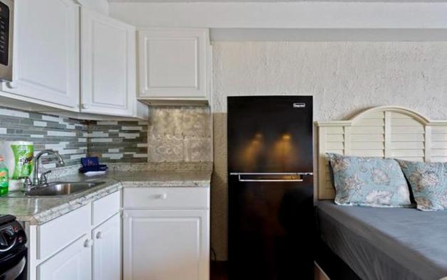 Ground Floor Direct Oceanfront Double Queen Suite! Perfect For 4 Guests! Sea Mist 20106 Holiday home