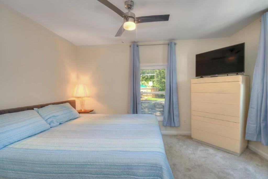 Lovin/sleeps 10/2 Blocks To Beach/pets Ok Apartment *