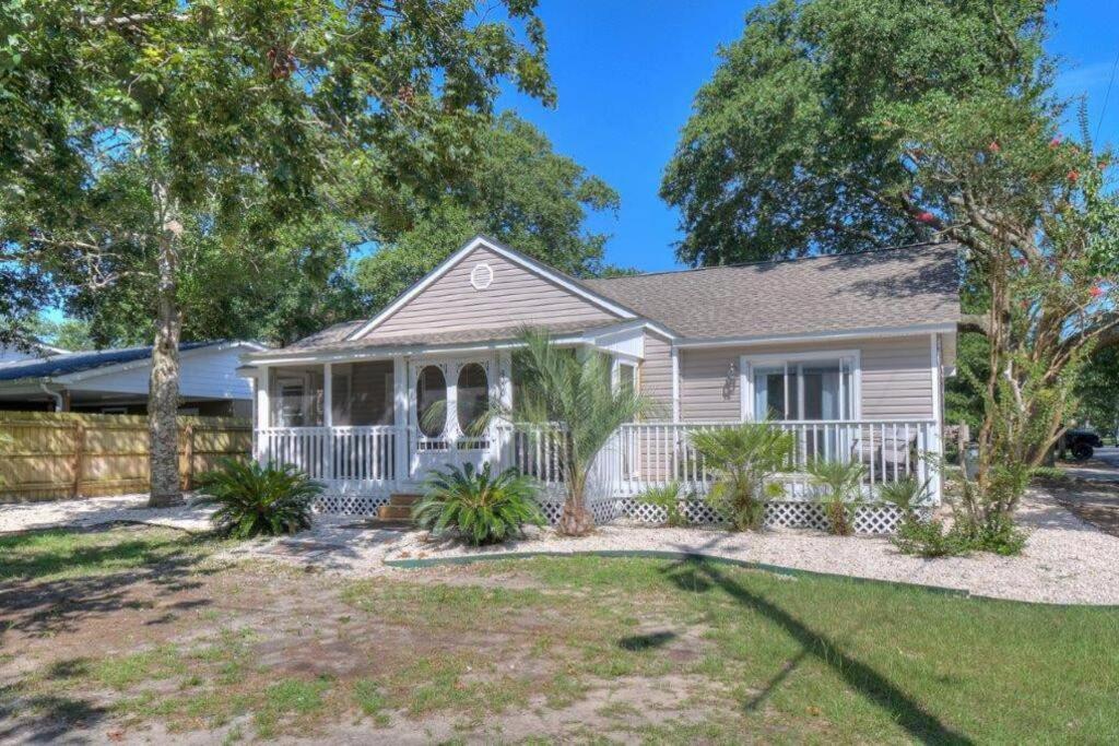 Lovin/sleeps 10/2 Blocks To Beach/pets Ok Myrtle Beach