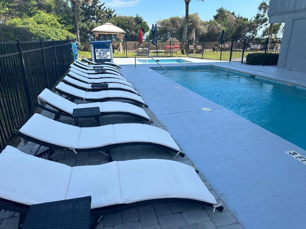 Willow Bay 803 Oceanfront Suite, Renovated Spring 2023 Desirable Golden Mile Location Apartment Myrtle Beach