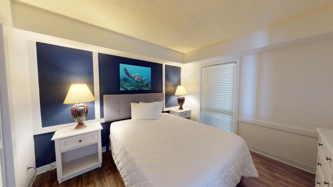 Willow Bay 803 Oceanfront Suite, Renovated Spring 2023 Desirable Golden Mile Location Apartment