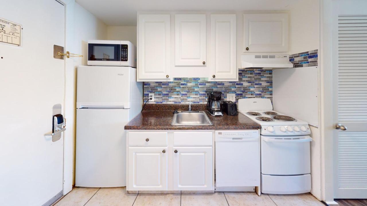 Apartment Willow Bay 803 Oceanfront Suite, Renovated Spring 2023 Desirable Golden Mile Location