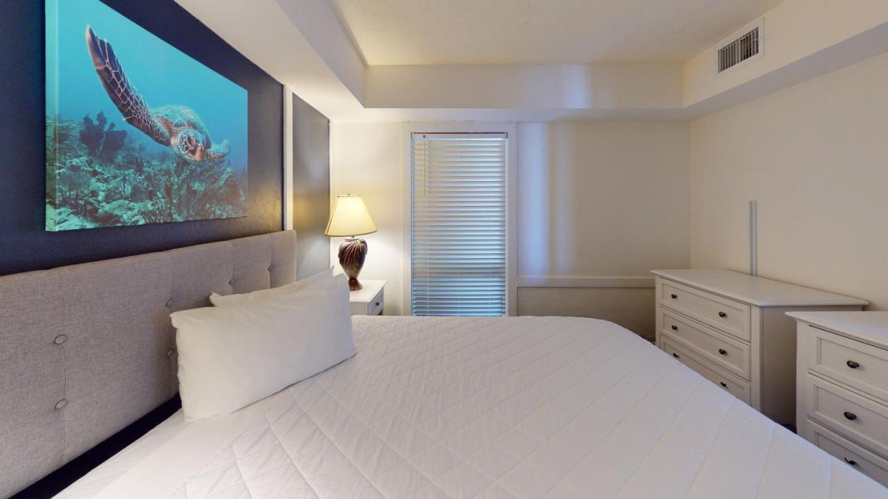 Willow Bay 803 Oceanfront Suite, Renovated Spring 2023 Desirable Golden Mile Location Apartment *