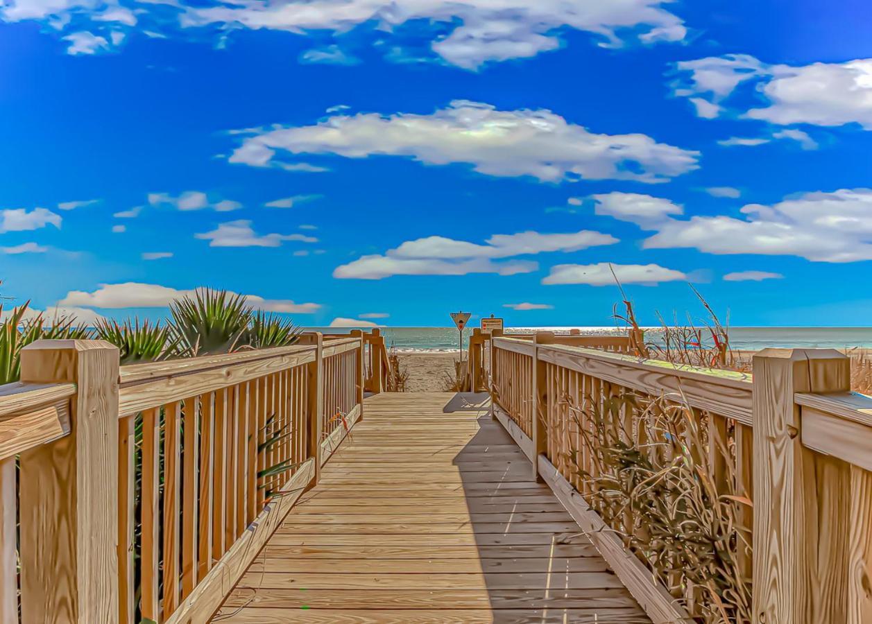 Holiday home Ground Floor Direct Oceanfront Double Queen Suite! Perfect For 4 Guests! Sea Mist 20106 Myrtle Beach