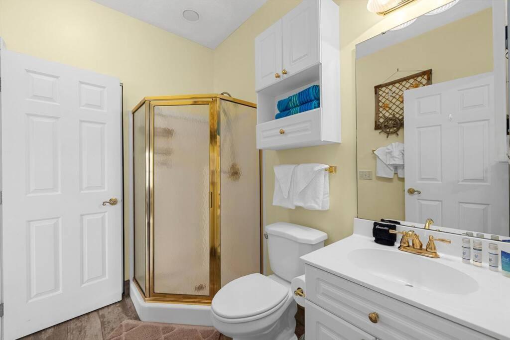 Spacious Beautiful 2br 2ba Near