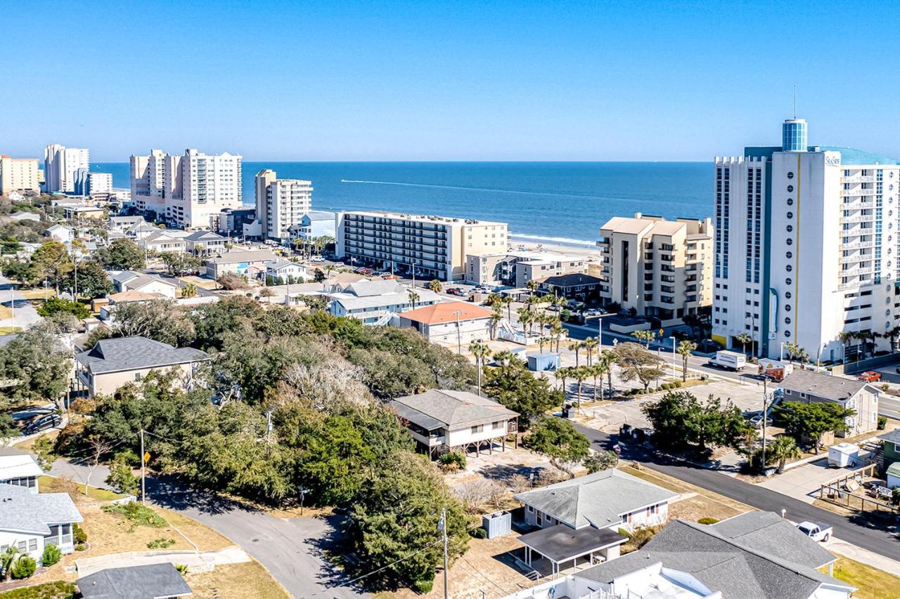 A Walk From The Beach, Unit B Apartment *