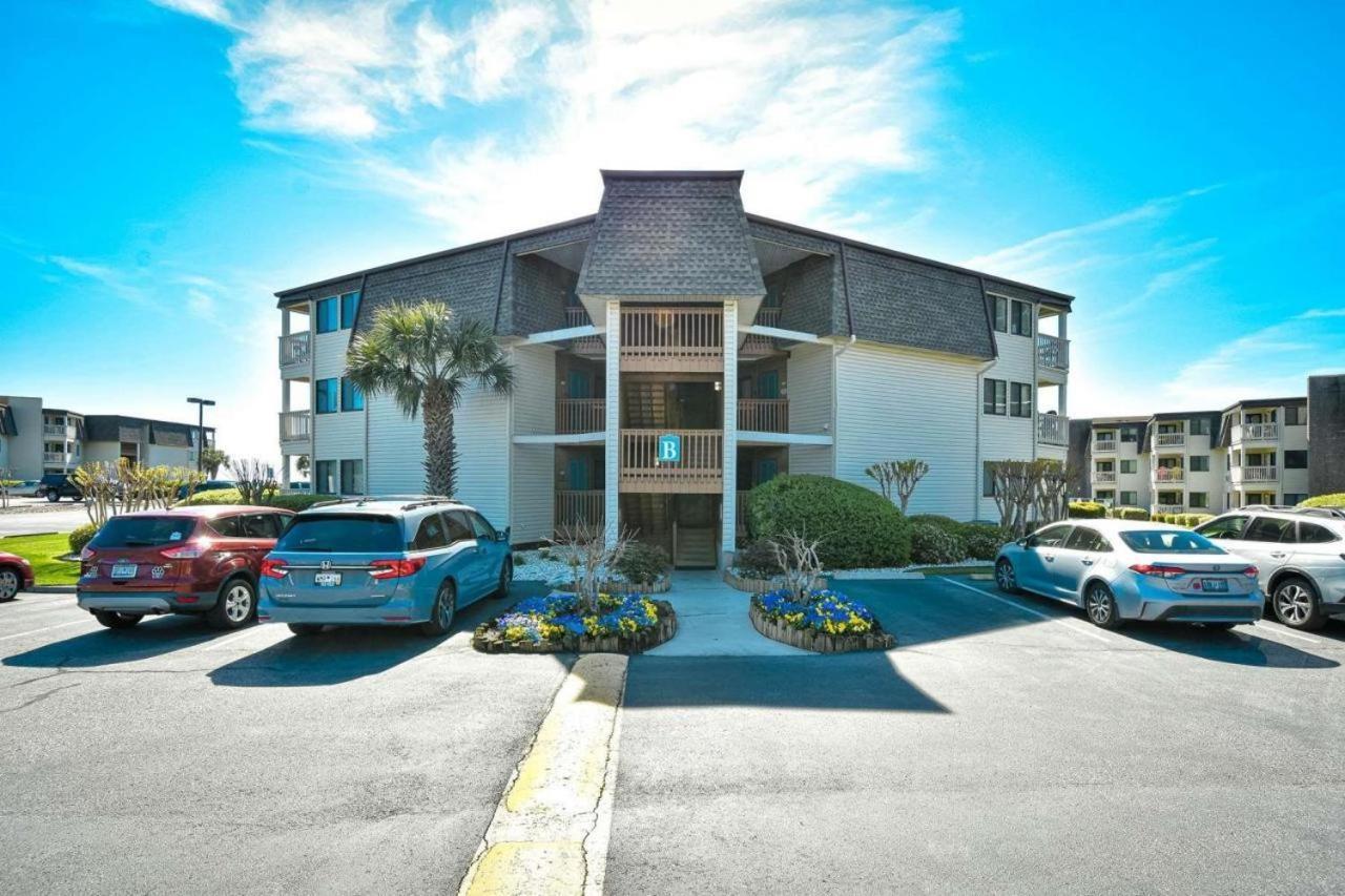 Stunning Oceanfront 2 Bedroom On The Golden Mile- Ocean Forest Villas B-210-sleeps 6! Holiday home