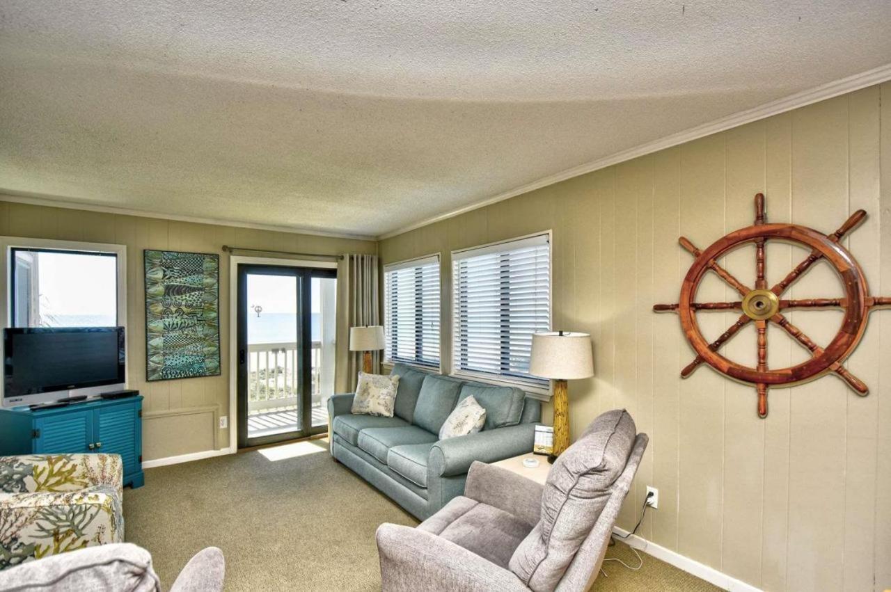 Stunning Oceanfront 2 Bedroom On The Golden Mile- Ocean Forest Villas B-210-sleeps 6! Holiday home
