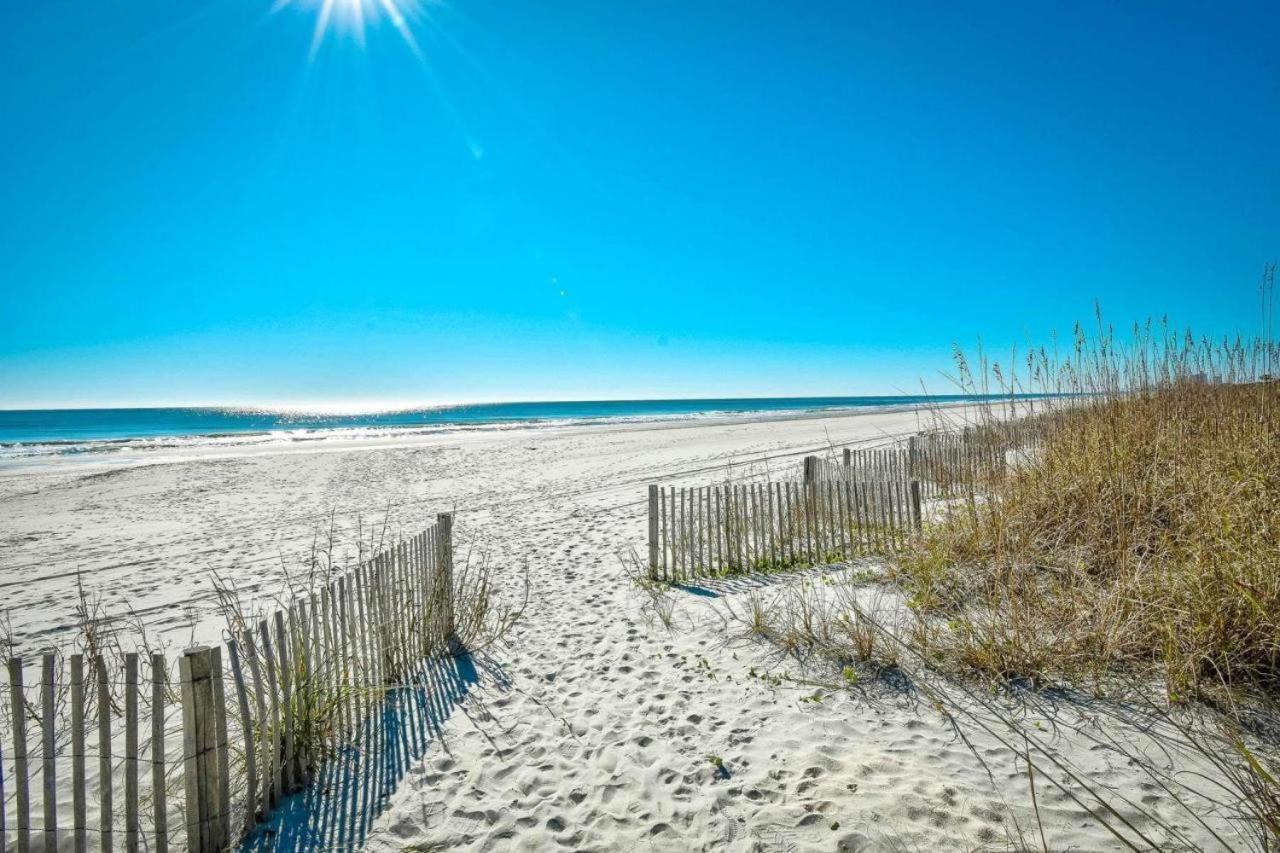 Stunning Oceanfront 2 Bedroom On The Golden Mile- Ocean Forest Villas B-210-sleeps 6! Holiday home