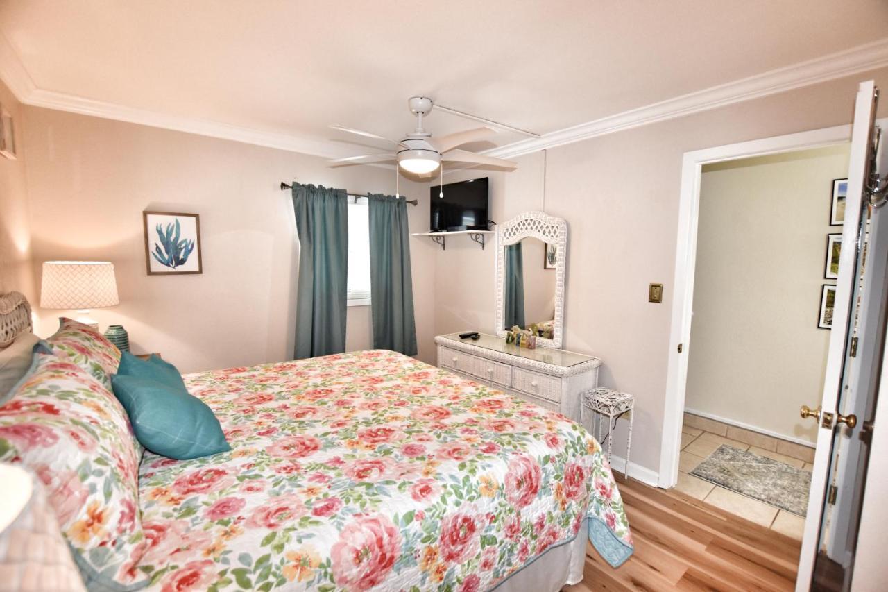 1405 Waters Edge Apartment *