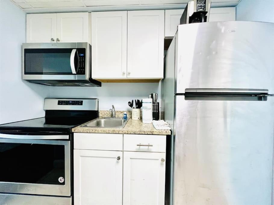 *oceanfront Sunny Fun*queen Beds *great Pools, Hot Tubs+*m44 Apartment *