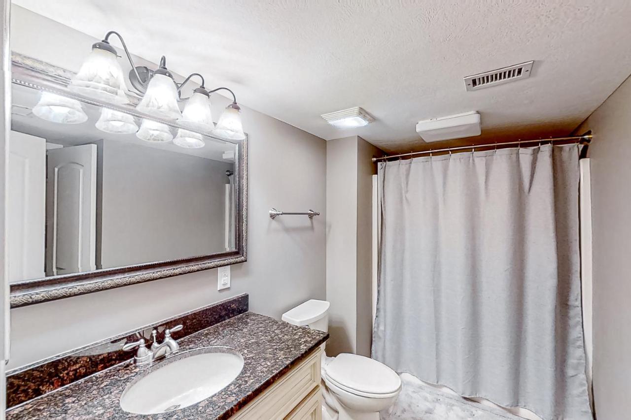 Apartment Shoreham Towers 3b