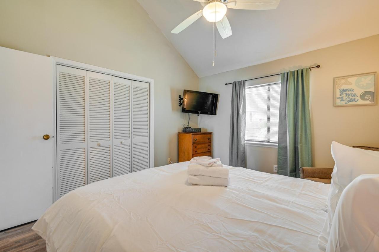 Myrtle Retreat With Pool Access Near Beach! Apartment