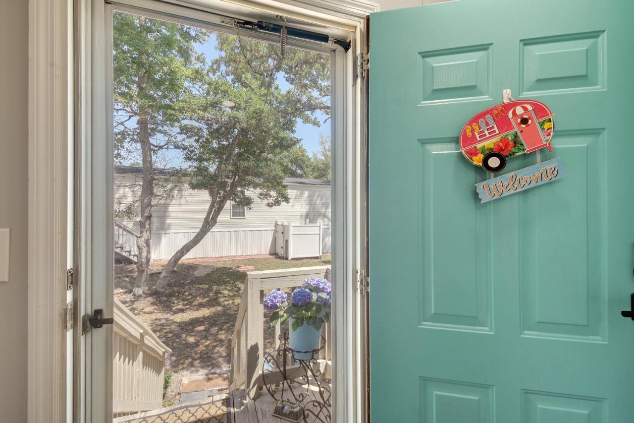 Adorable Studio About 1 Mi To Cherry Grove Beach! Apartment *