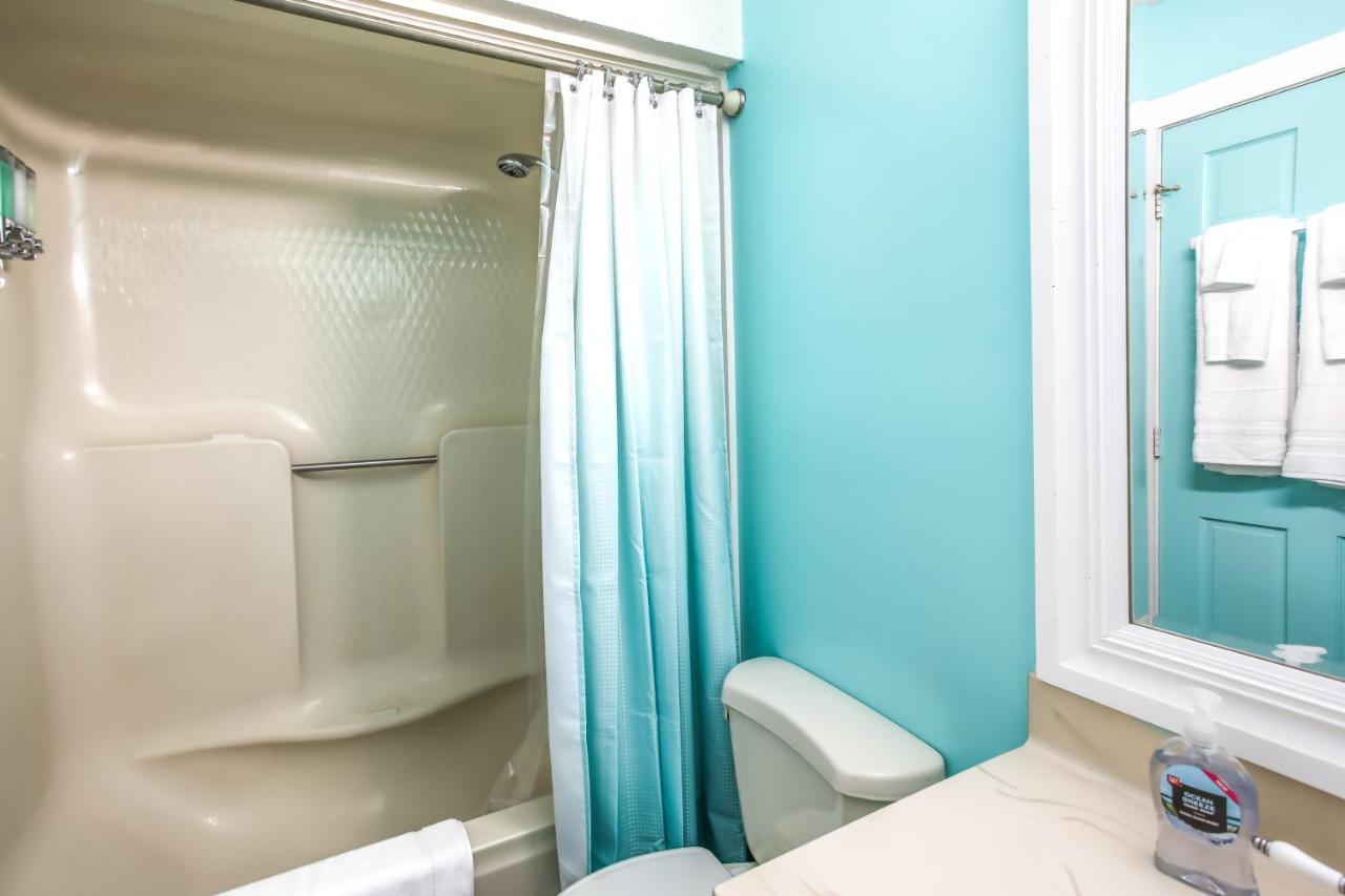 Apartment Myrtle Private Balcony With Pool View! *