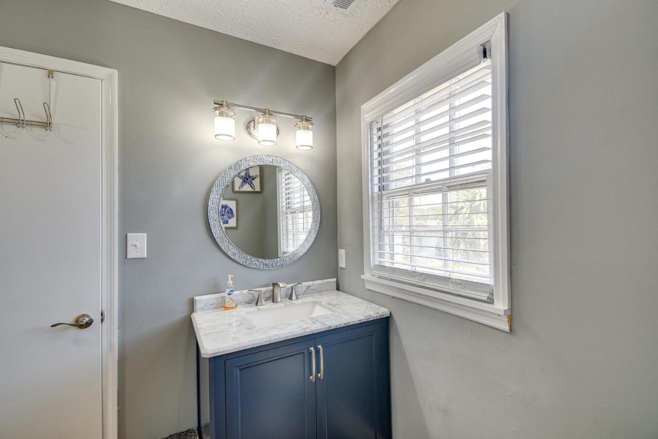 Coastal-chic Near Myrtle Beach, Walk To Ocean Holiday home *