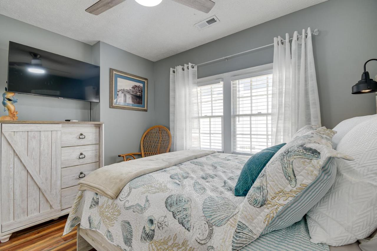 Coastal-chic Near Myrtle Beach, Walk To Ocean Holiday home Myrtle Beach