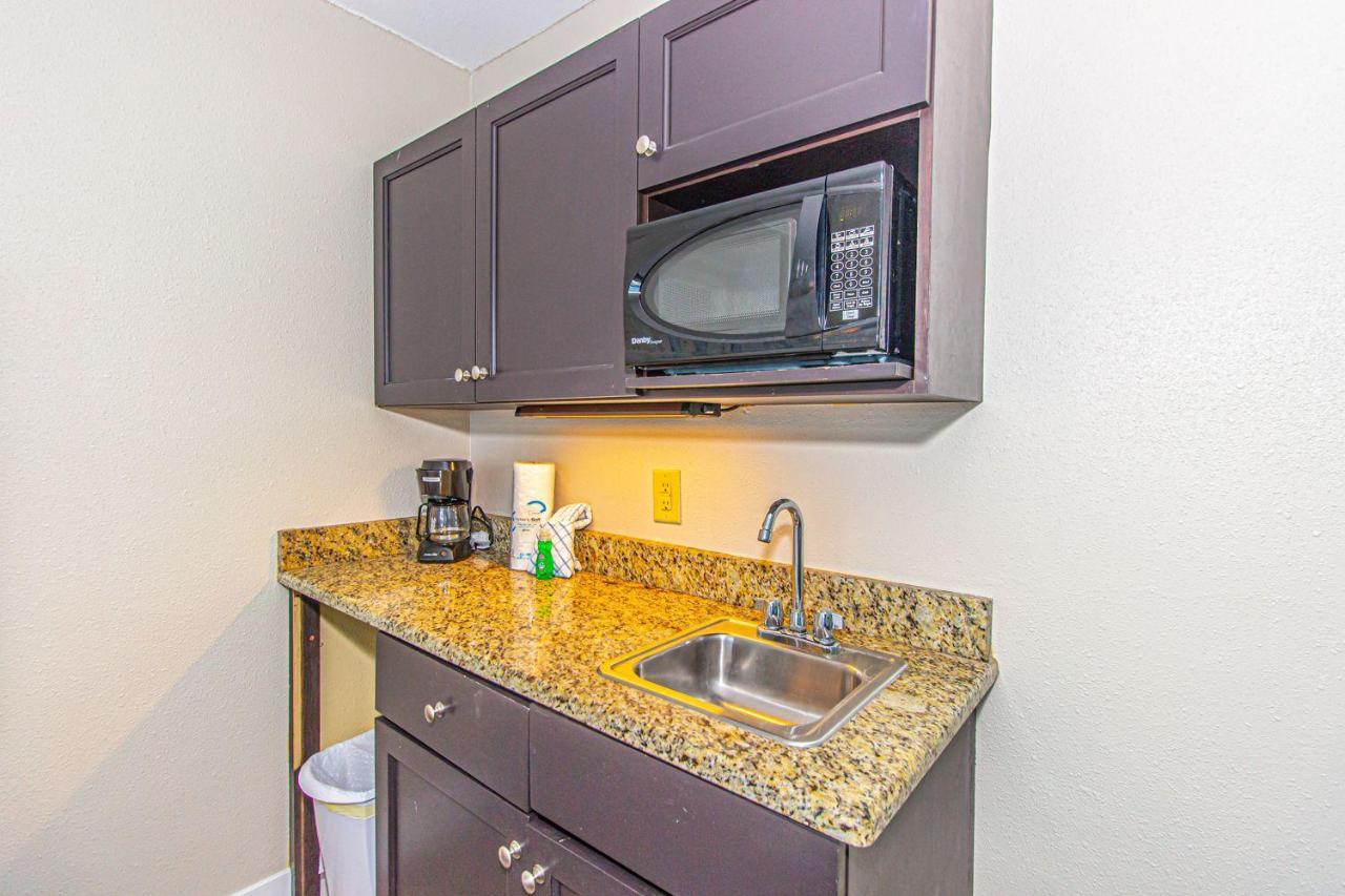 Landmark King Unit 710 Beautifully Updated Sleeps 4