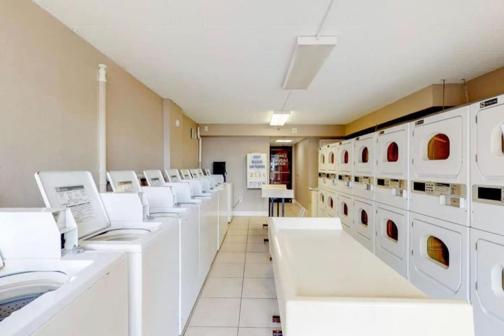 *oceanfront Sunny Fun*queen Beds *great Pools, Hot Tubs+*m44 Apartment *