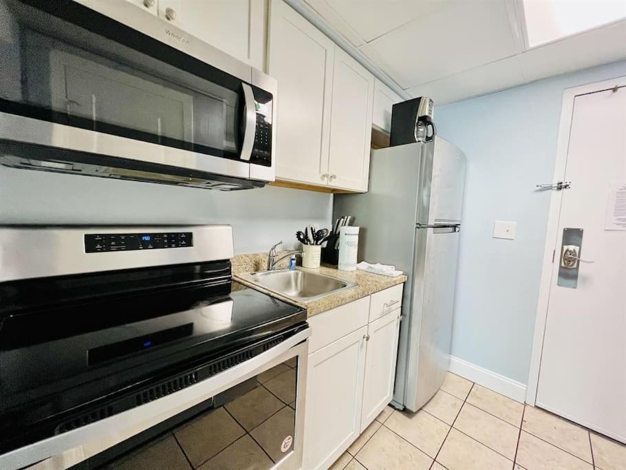Apartment *oceanfront Sunny Fun*queen Beds *great Pools, Hot Tubs+*m44 Myrtle Beach