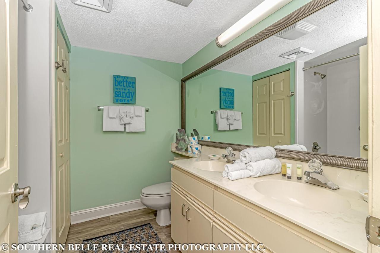 Colony Unit 208, Beautiful Oceanfront Condo, 1 Bedroom, 1 Bath Perfect For 6 * Myrtle Beach