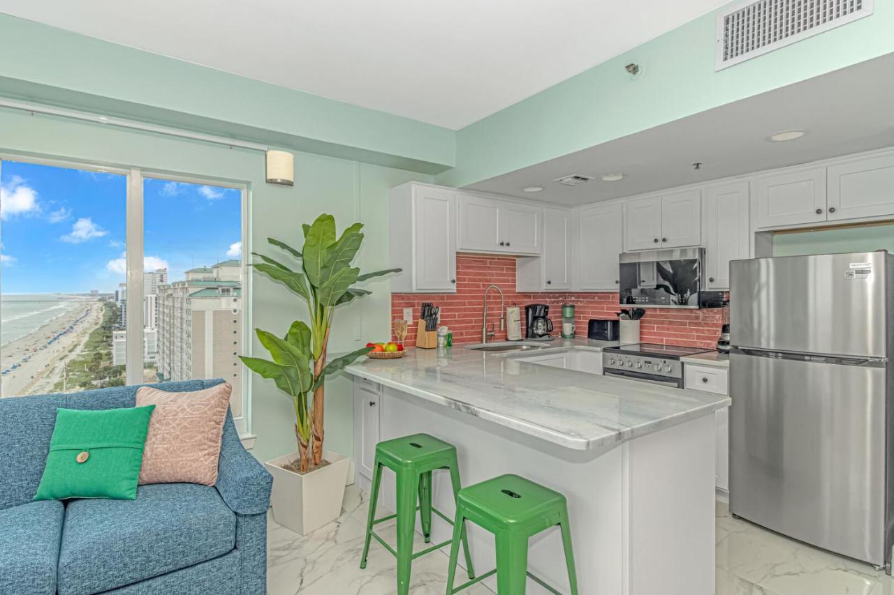 Holiday home Luxurious Oceanfront Queen - Fully Renovated! Palace 1203