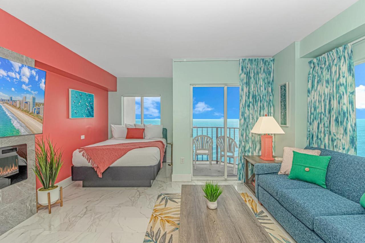 Holiday home Luxurious Oceanfront Queen - Fully Renovated! Palace 1203 *