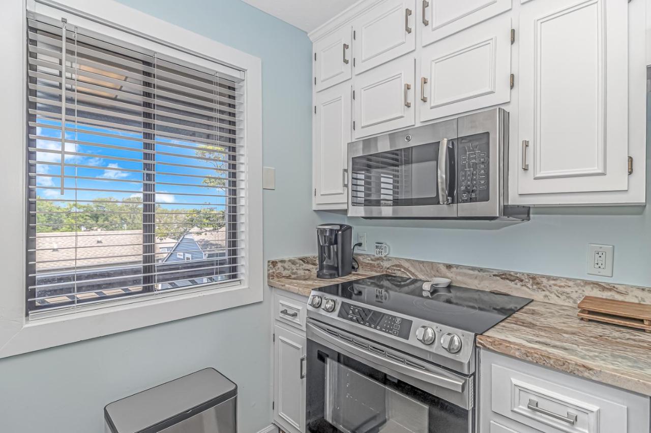 Fully Furnished Ocean View Two Bedroom Condo-shipwatch Pointe 1- 319g Holiday home