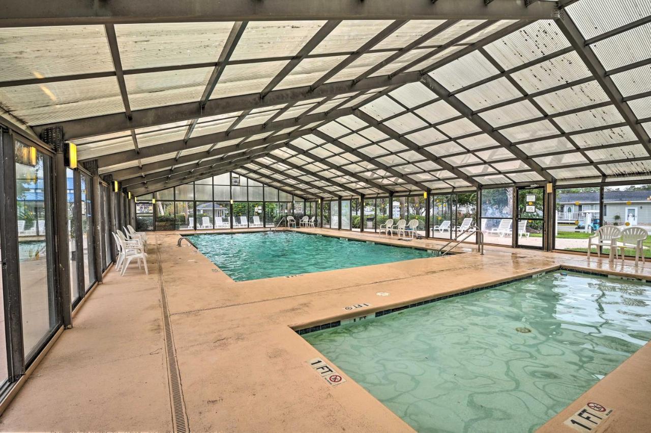 Holiday home Myrtle House Private Deck And Community Pools