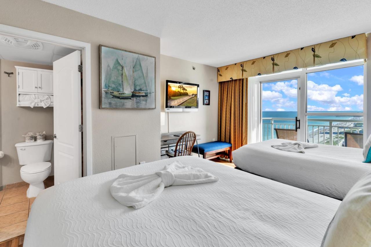 Apartment Carolinian Corner Gem Views!