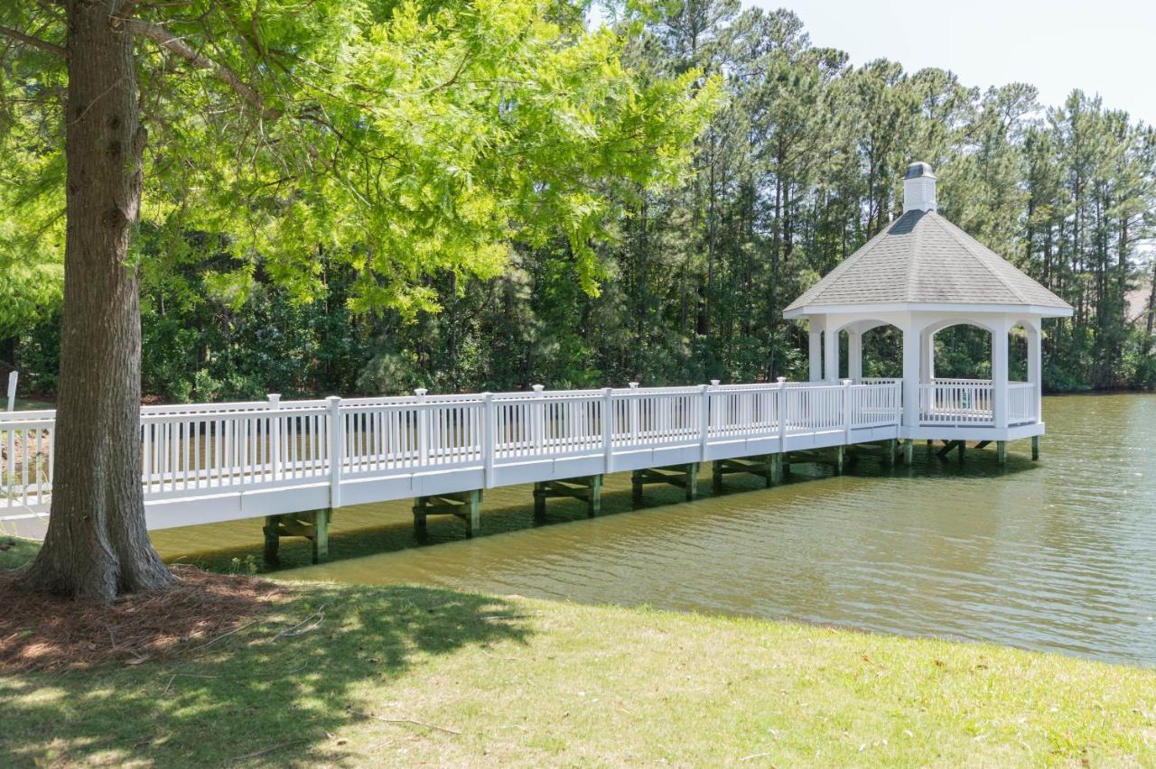 Aparthotel The Salty Fairway, Golf Course With Style Pool, 5 Miles From Beach, Fully Updated