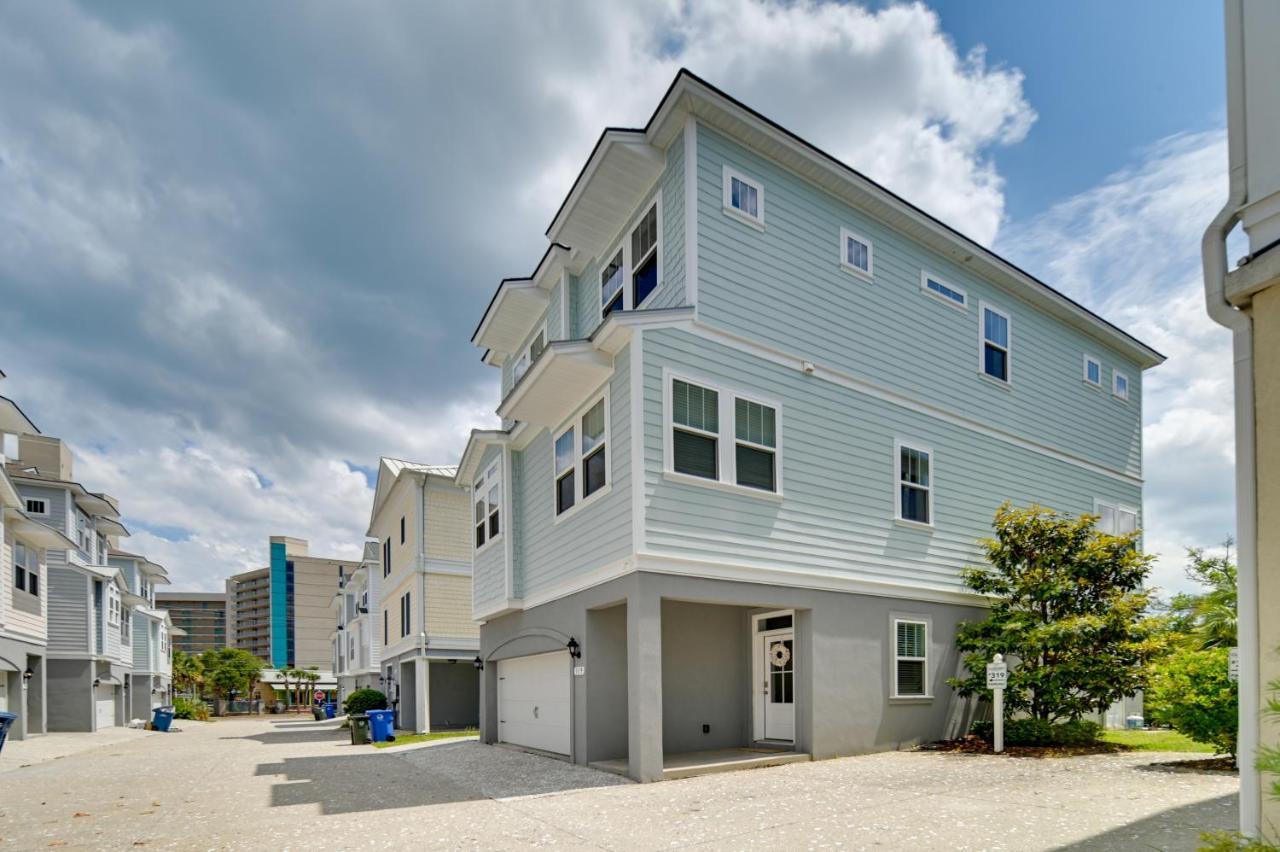 Breezy Myrtle Getaway, 1 Block To Beach! * Myrtle Beach
