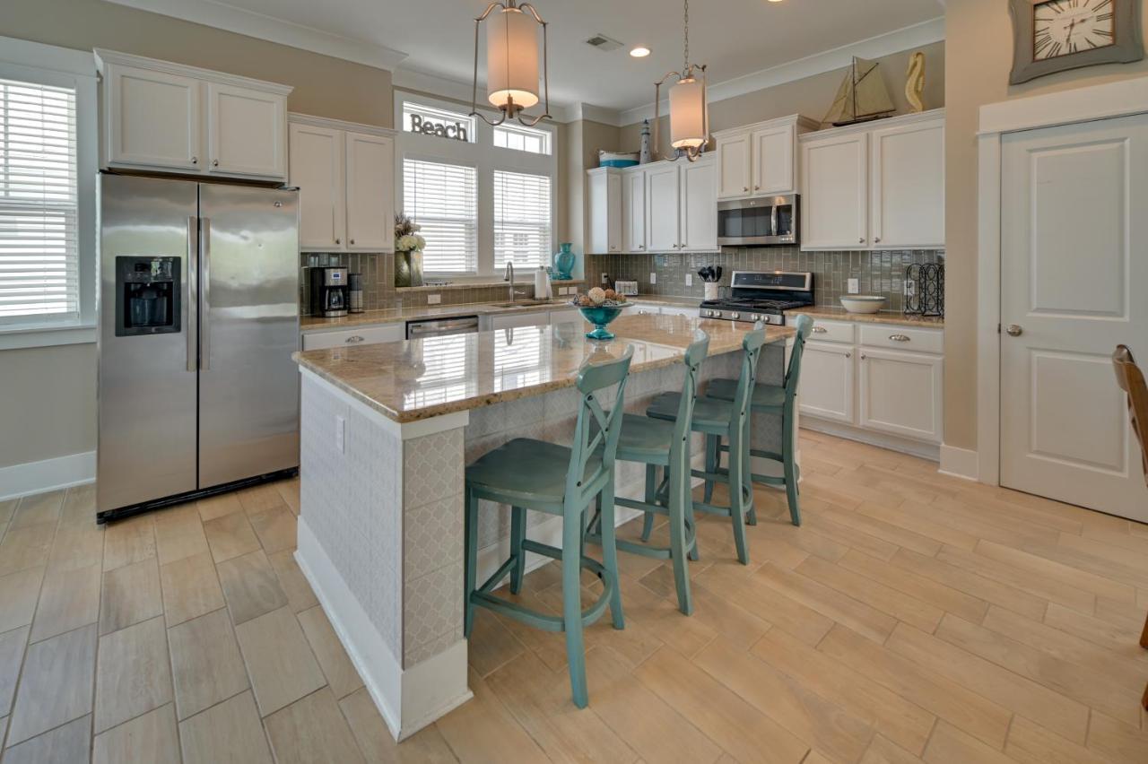 Breezy Myrtle Getaway, 1 Block To Beach! *