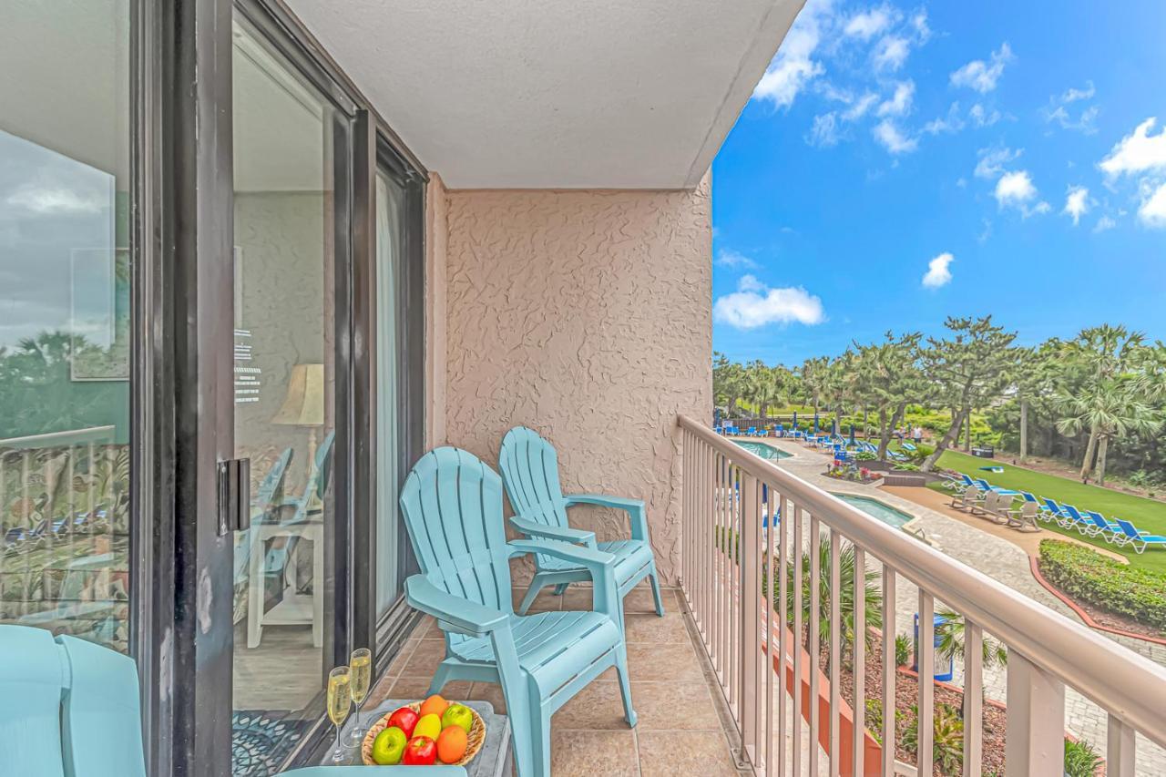 Colony Unit 208, Beautiful Oceanfront Condo, 1 Bedroom, 1 Bath Perfect For 6 *