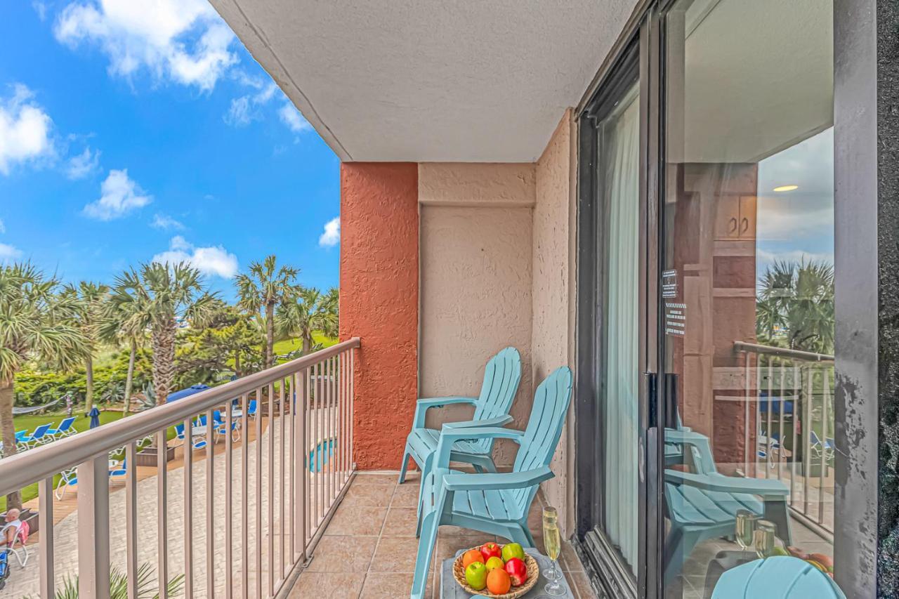 Colony Unit 208, Beautiful Oceanfront Condo, 1 Bedroom, 1 Bath Perfect For 6 Holiday home