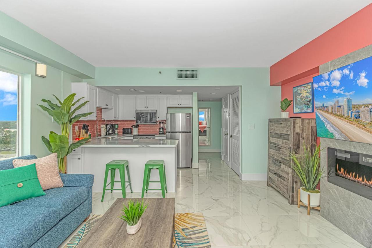 Luxurious Oceanfront Queen - Fully Renovated! Palace 1203 Holiday home Myrtle Beach