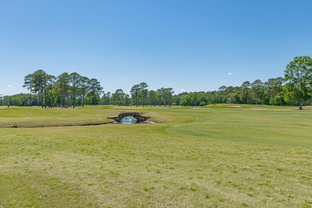 The Salty Fairway, Golf Course With Style Pool, 5 Miles From Beach, Fully Updated Aparthotel