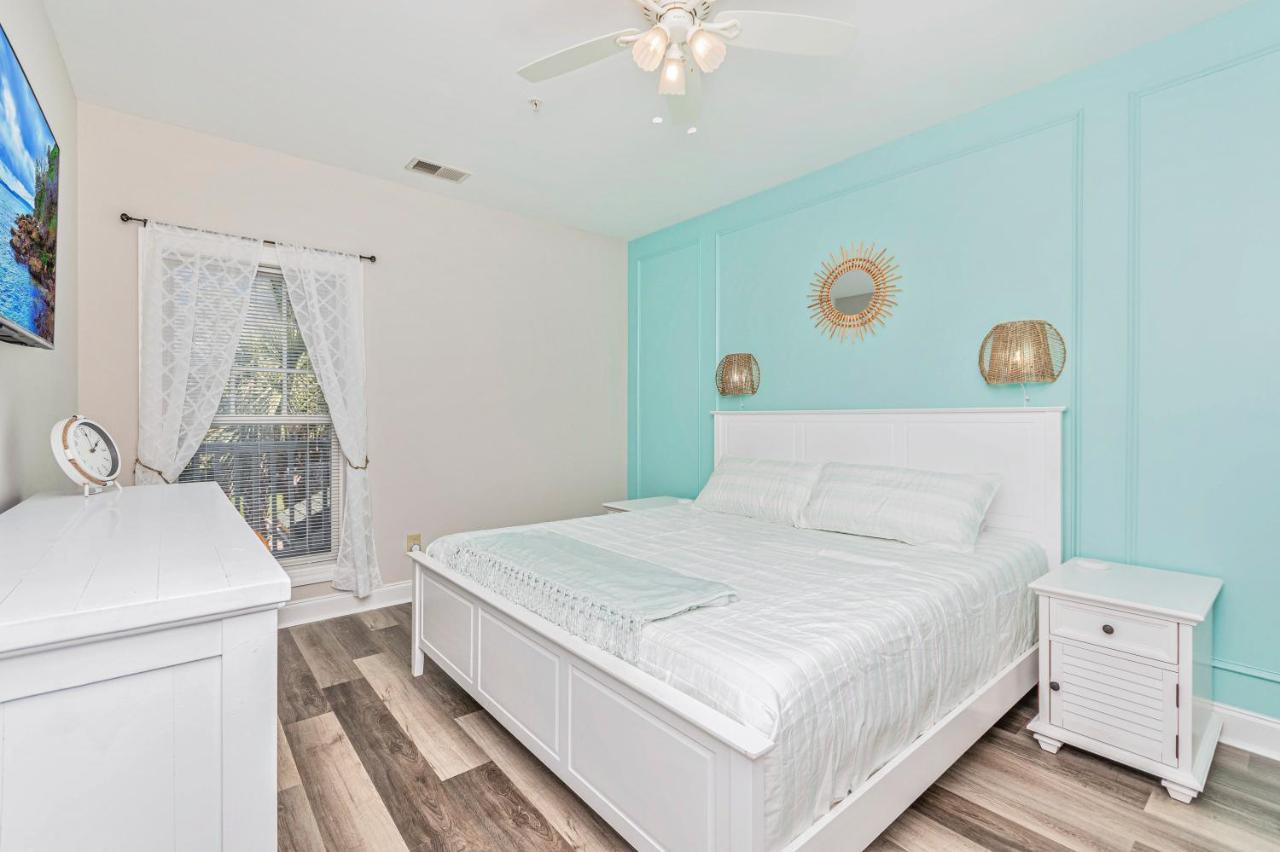 The Salty Fairway, Golf Course With Style Pool, 5 Miles From Beach, Fully Updated Aparthotel Myrtle Beach