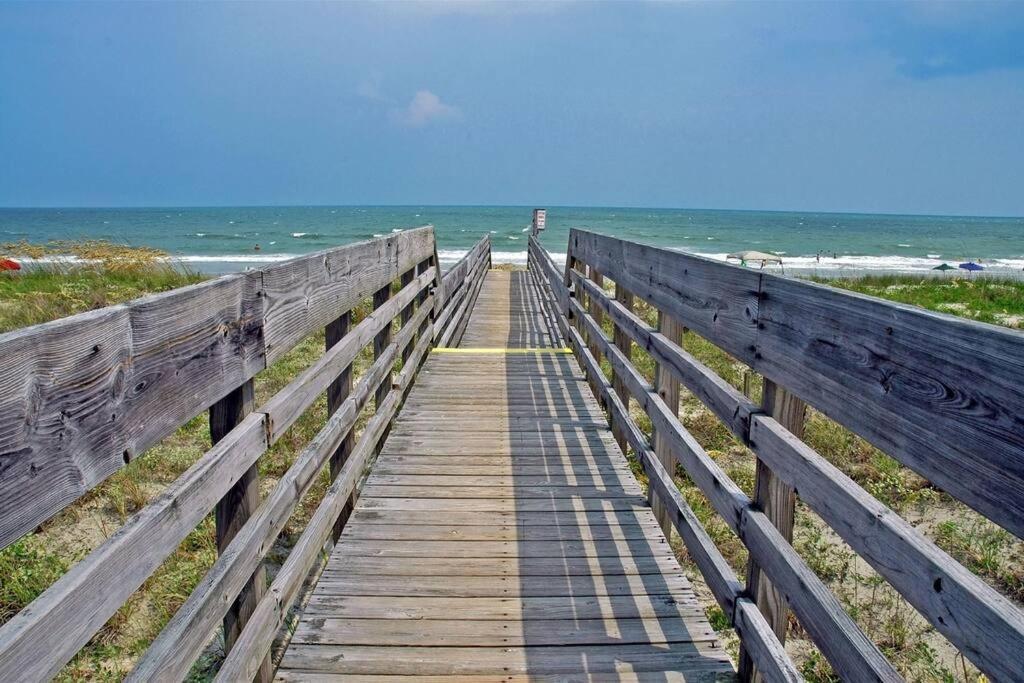 R&r House! Huge W Sun Deck In Famous Cherry Grove Holiday home
