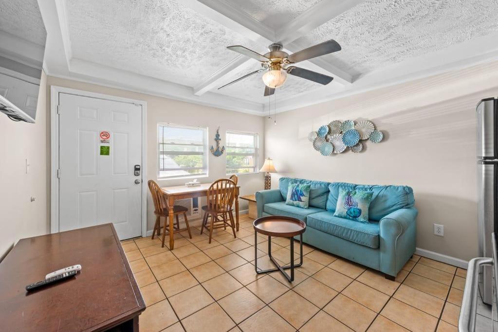 Beach Life 1br W Pool Parking Pets Allowed 7 Apartment