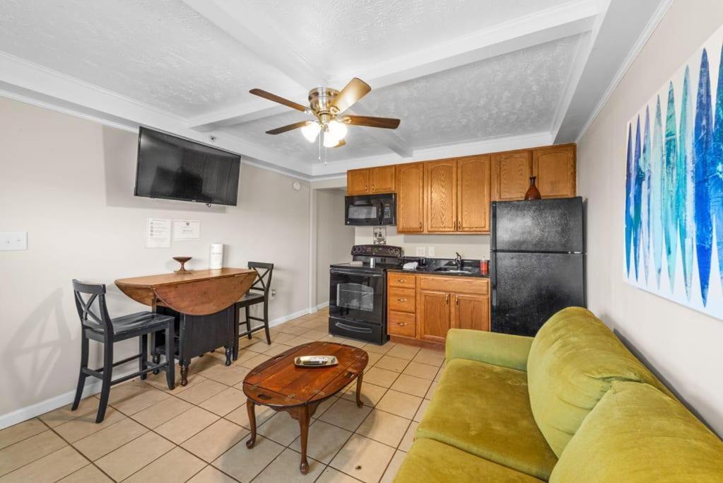 Perfect Location 1br Pool Parking Outside Area 8 * Myrtle Beach