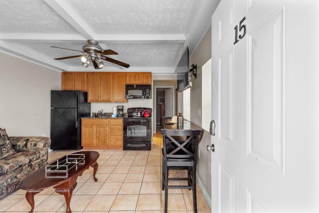 Perfect Location 1br Pool Parking Outside Area 8 * Myrtle Beach