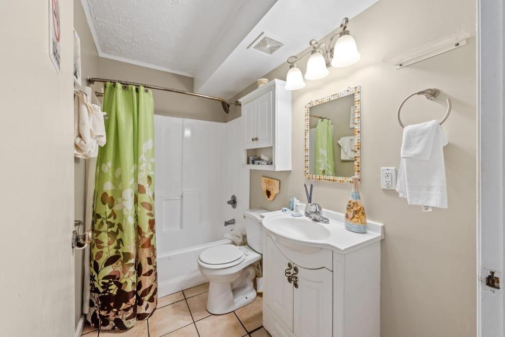 Beach Life 1br W Pool Parking Pets Allowed 7 Myrtle Beach
