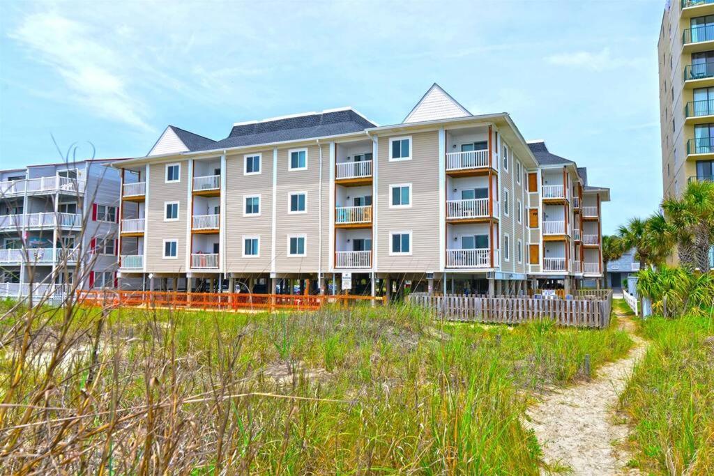 Wow Oceanfront With Ocean View Balcony Pool Amazing Location Holiday home Myrtle Beach