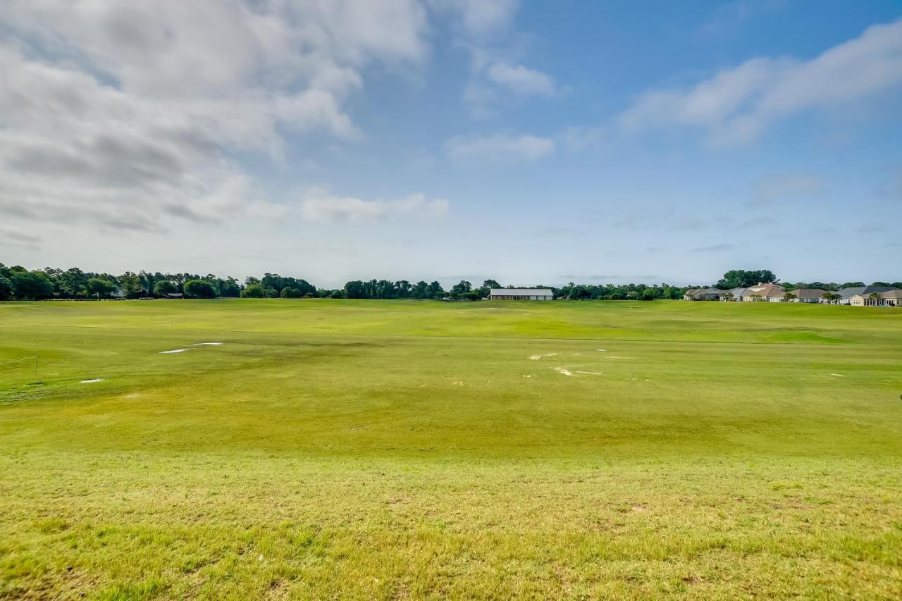 Holiday home North Myrtle Townhome With Pool And Golf Access Myrtle Beach